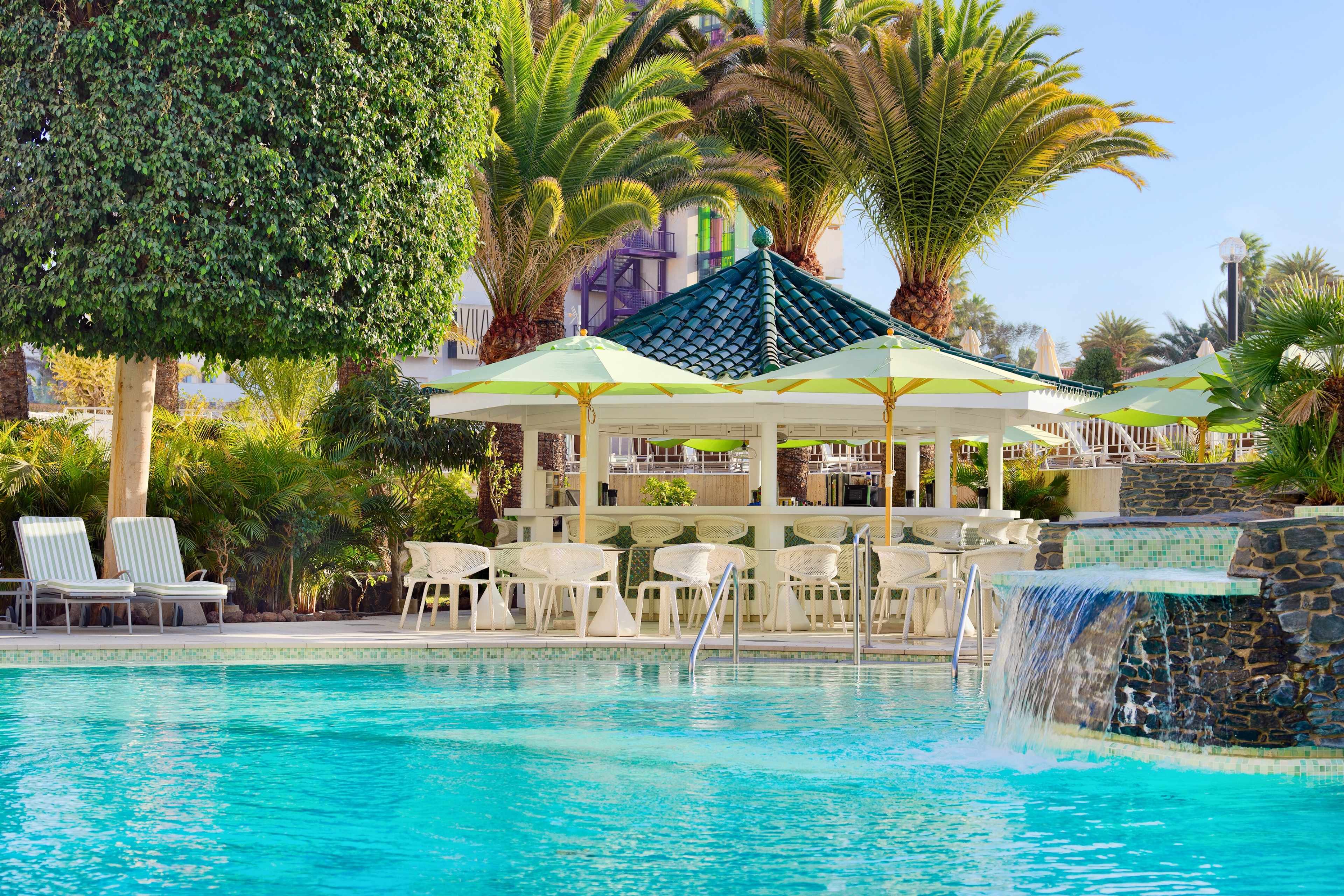 Pool Bar Seaside Sandy Beach